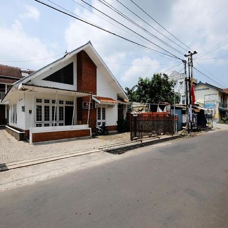 Reddoorz Near Moro Mall Purwokerto Eksteriør billede