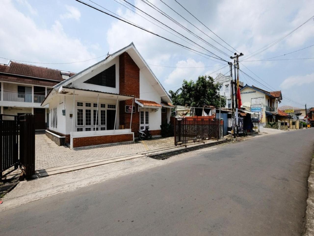 Reddoorz Near Moro Mall Purwokerto Eksteriør billede